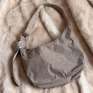 BAGGU Medium Crescent Bag in Dove